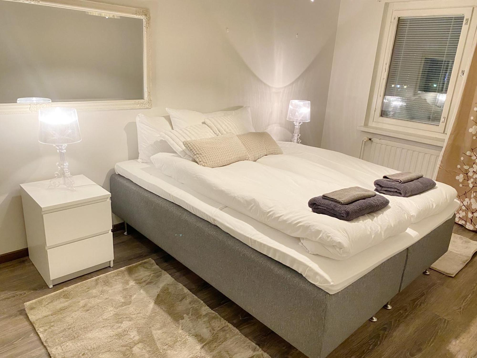Spacious Home In Heart Of City โรวานิเอมิ ภายนอก รูปภาพ