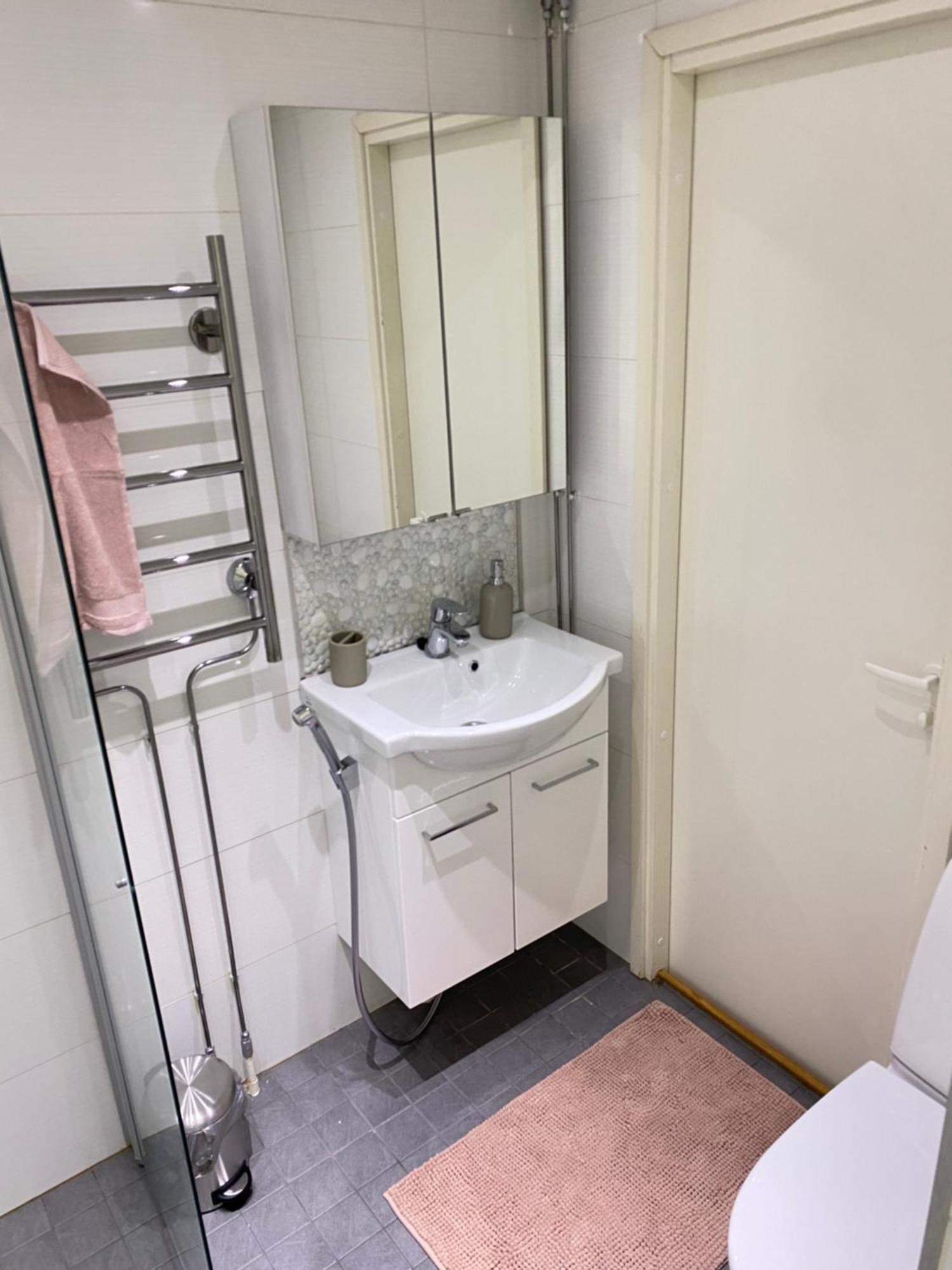 Spacious Home In Heart Of City โรวานิเอมิ ภายนอก รูปภาพ